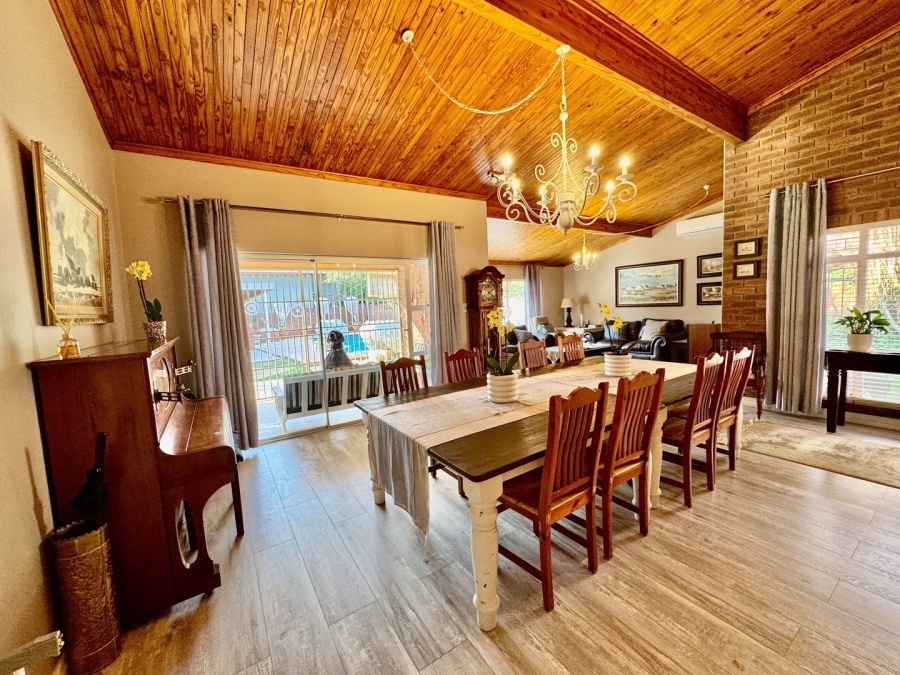 5 Bedroom Property for Sale in Mooivallei Park North West